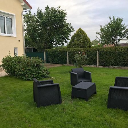 Gîte Parislande proche de Disneyland réservé exclusivement aux familles avec enfants Saint-Germain-sur-Morin Extérieur photo