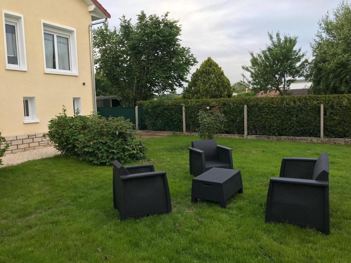 Gîte Parislande proche de Disneyland réservé exclusivement aux familles avec enfants Saint-Germain-sur-Morin Extérieur photo