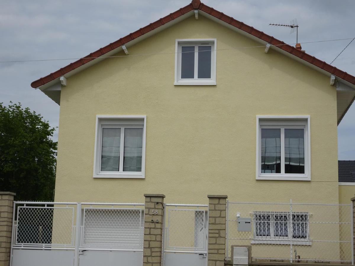 Gîte Parislande proche de Disneyland réservé exclusivement aux familles avec enfants Saint-Germain-sur-Morin Extérieur photo