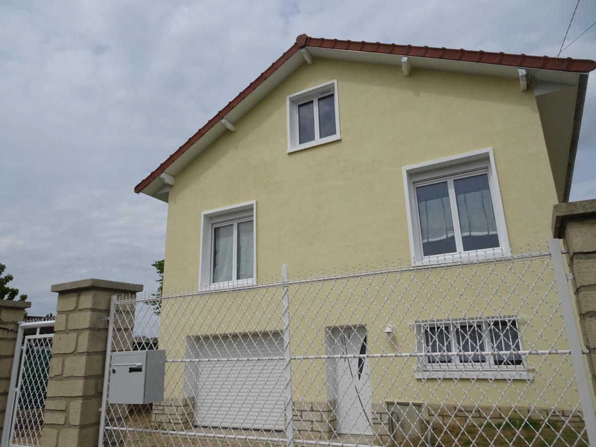 Gîte Parislande proche de Disneyland réservé exclusivement aux familles avec enfants Saint-Germain-sur-Morin Extérieur photo